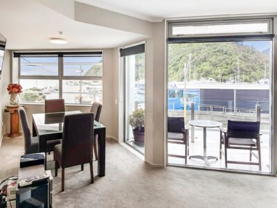 Oxley’s One and Two Bedroom Apartments dining room